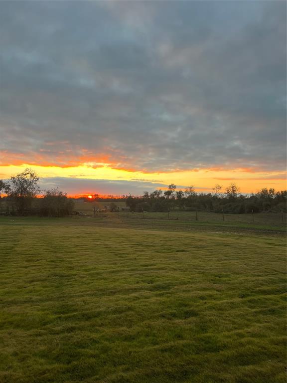 Looking out the window to a beautiful landscape is what dreams are made of.