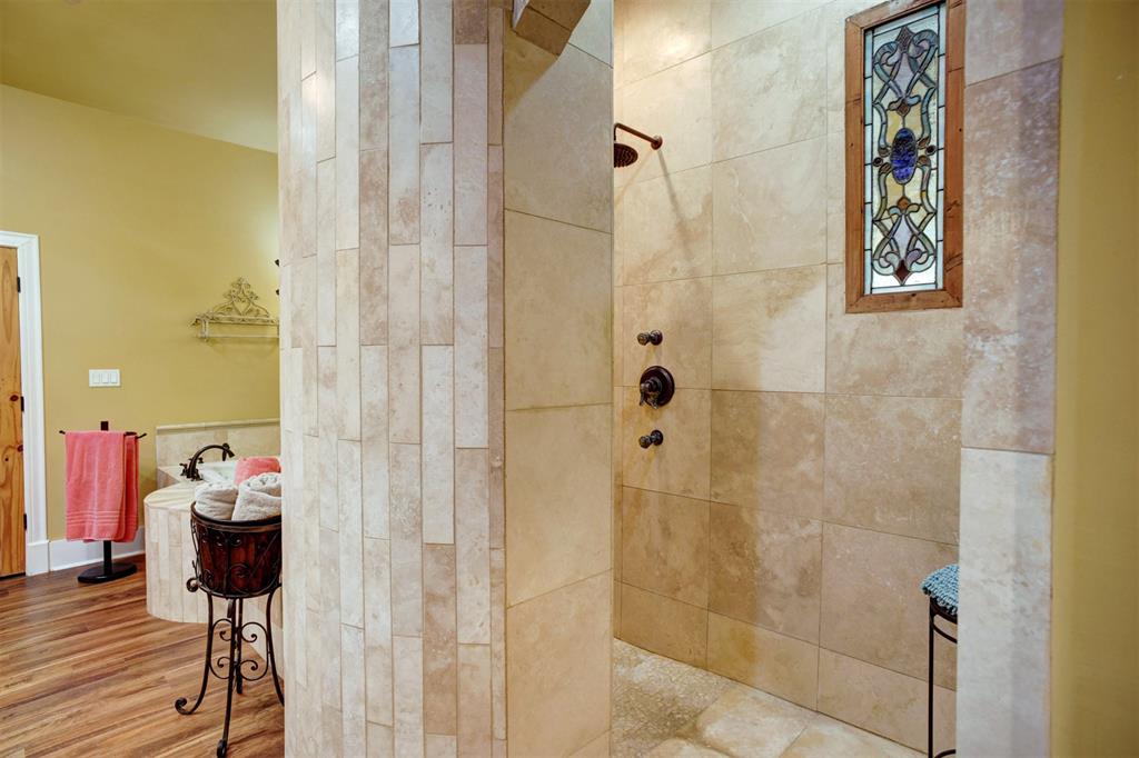 Plenty of space with two sinks in the custom built vanity int he primary bath