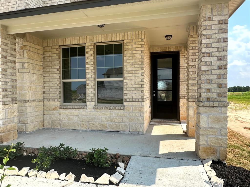 note: Sample product photo. Actual exterior and interior selections may vary by homesite.