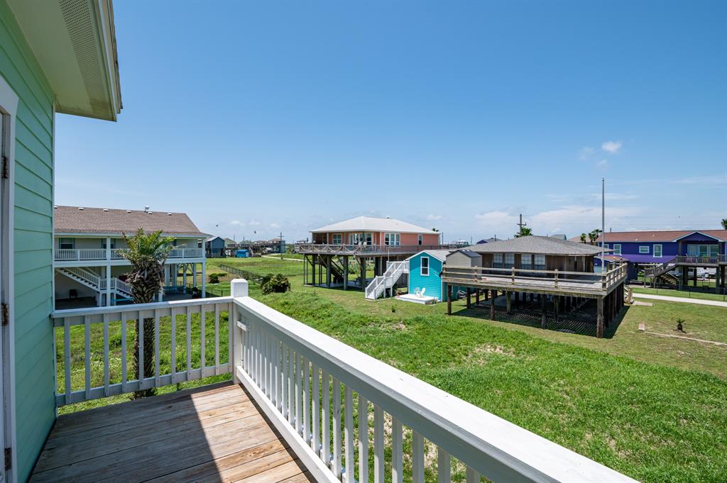 1799 Redfish Ln, Crystal Beach, TX 77650