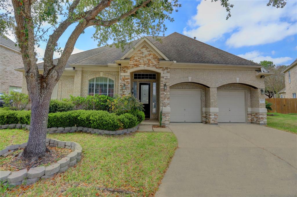 2102 Windy Shores Drive, Pearland, TX 