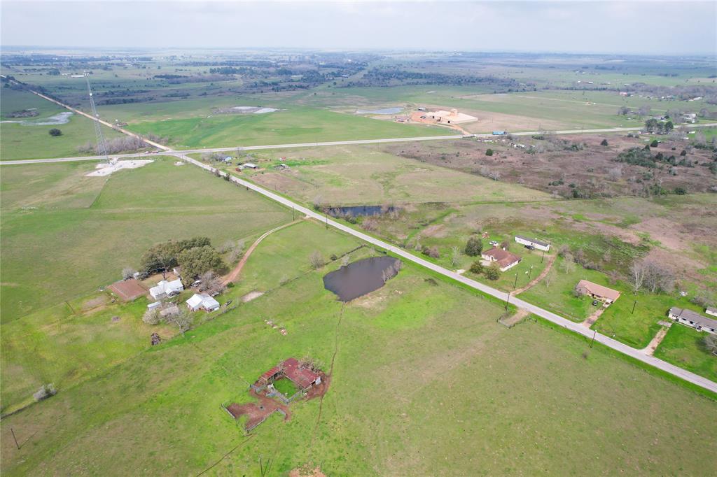 No Floodplain, No HOA, with paved roads