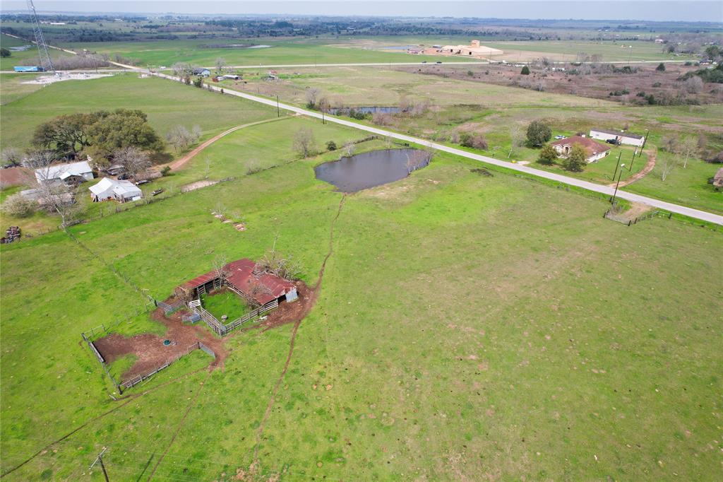 No Floodplain, No HOA, with paved roads