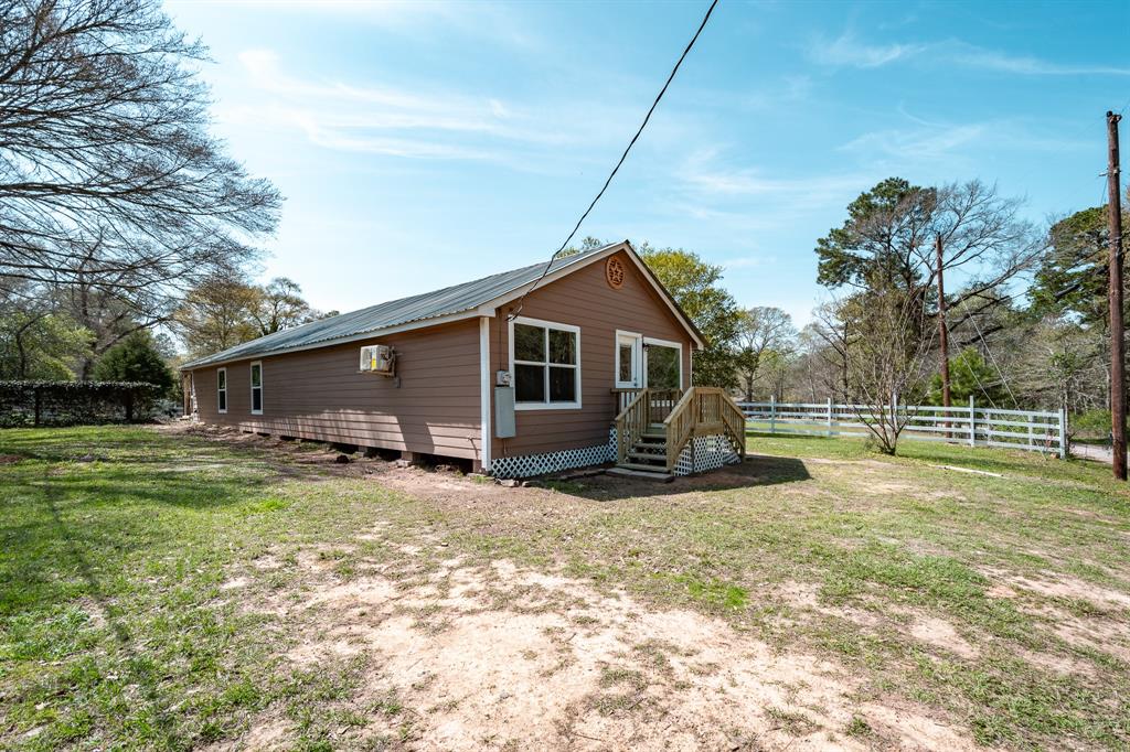 691 Myrtie Drive , Shepherd, Texas image 4