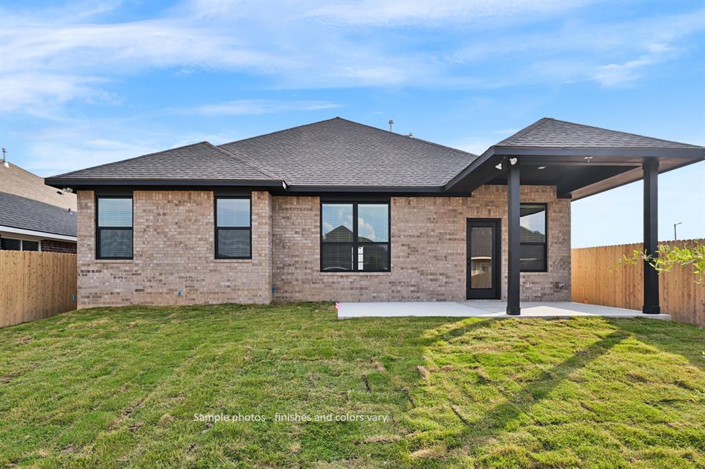 This photo is of a finished home with the same floorplan. Finishes and colors may vary.