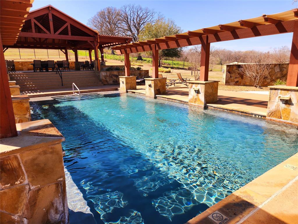 Imagine how much fun you could have in this pool at Water\'s Edge Ranch!