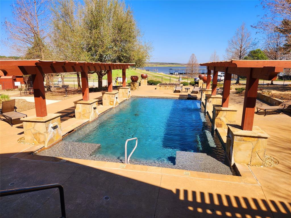 Imagine how much fun you could have in this pool at Water\'s Edge Ranch!