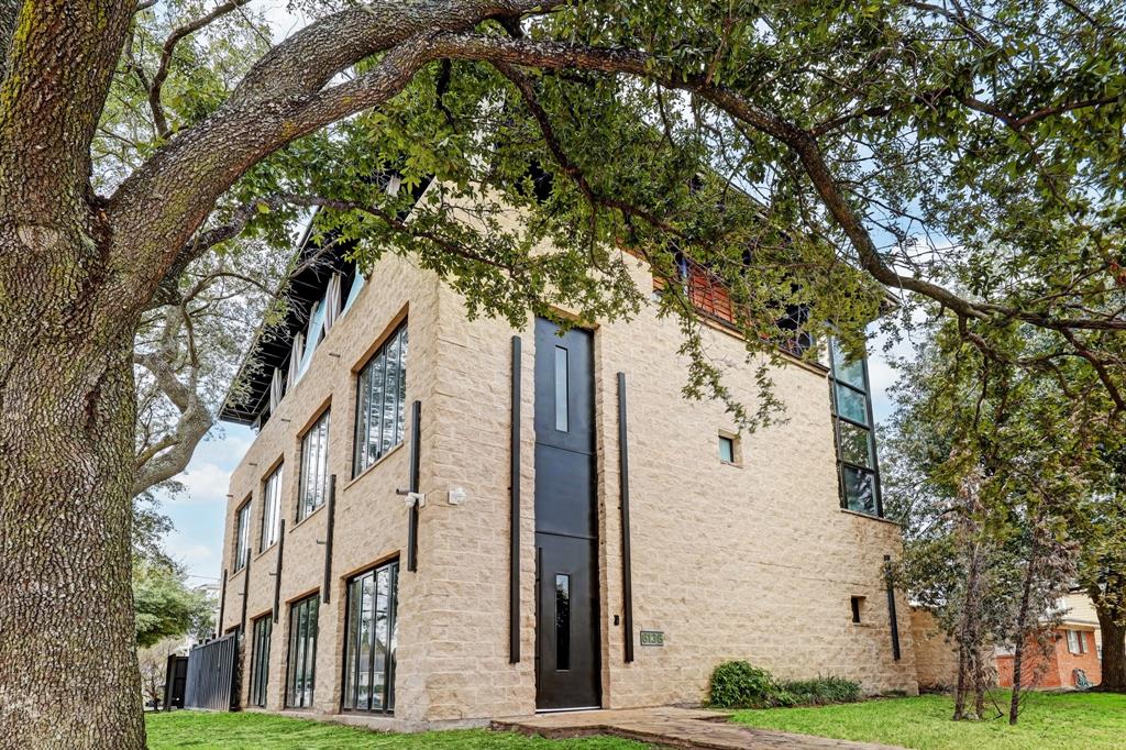 6136 Kirby Drive, West University Place, TX 