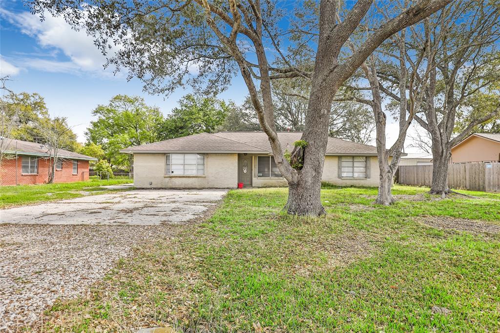 1207 Kansas Avenue , Anahuac, Texas image 4