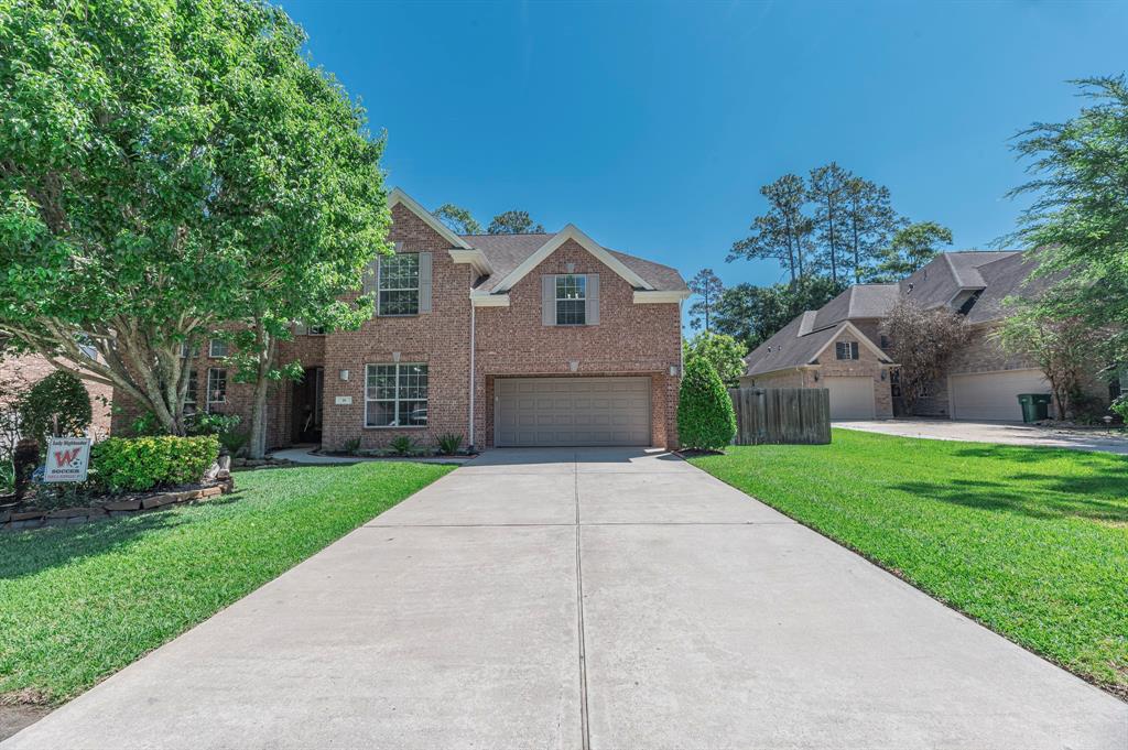18 W Green Pastures Circle, The Woodlands, TX 77382