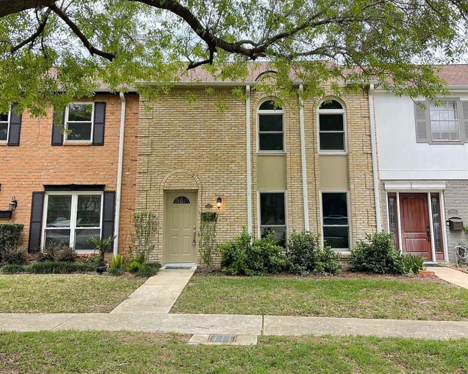 1352 Country Place Drive, Houston, TX 