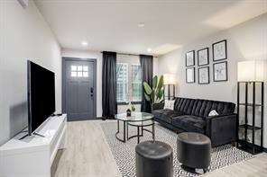 3448 Elgin, Houston, TX, 77004