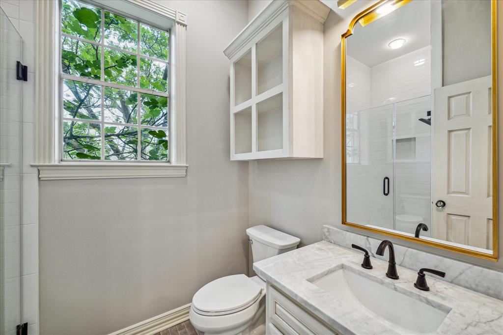 Full bathroom in utility room