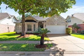 1035 Norfolk Dr, Pearland, TX 77584