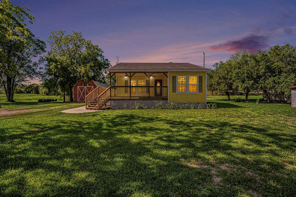 8023 Meadowbrook Dr