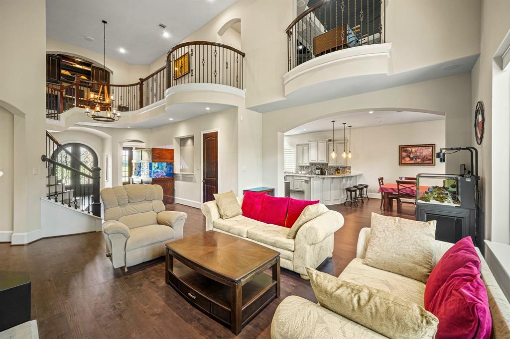 Soaring 2 story ceilings!