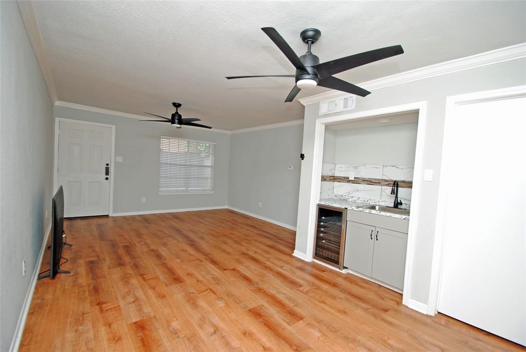 Photo #11: 77444372 Listing 