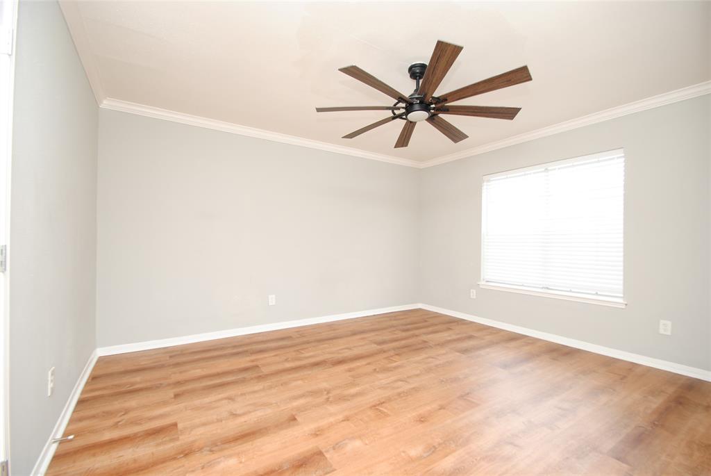 Photo #12: 77444372 Listing 