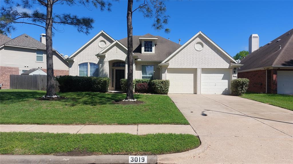 3019 Summercrest Drive, Pearland, TX 