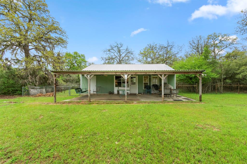 1031 Yearwood Lane , Columbus, Texas image 13