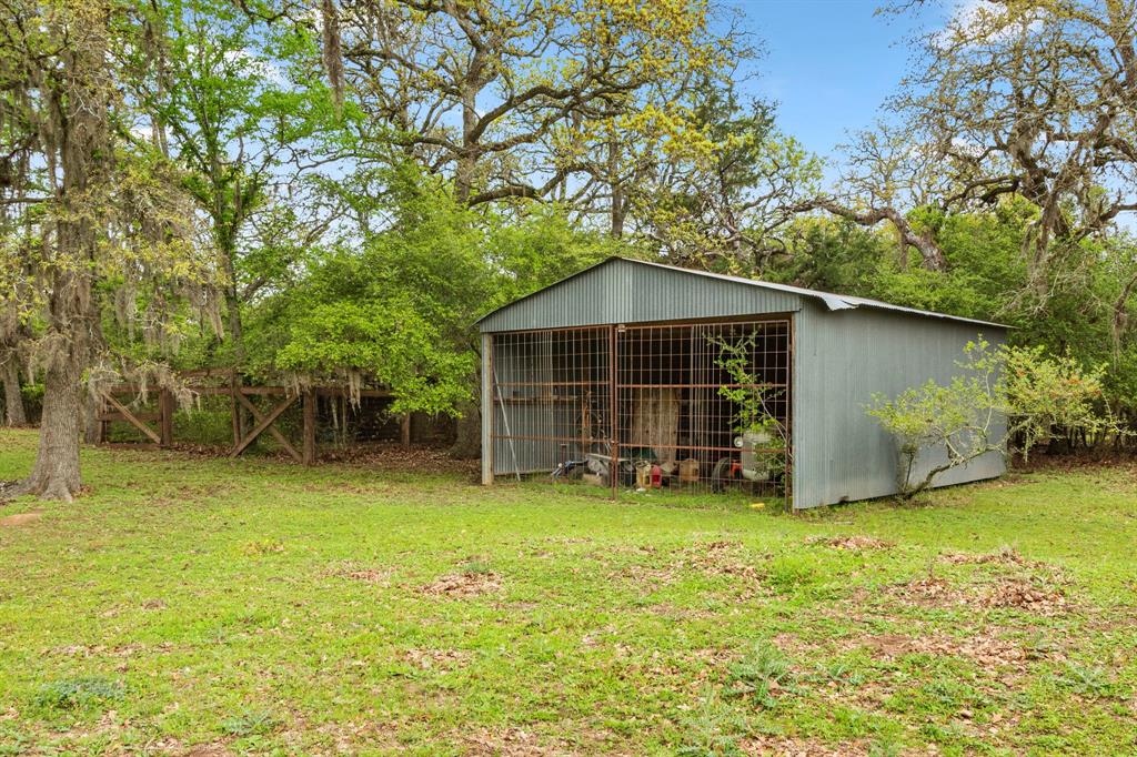 1031 Yearwood Lane , Columbus, Texas image 41