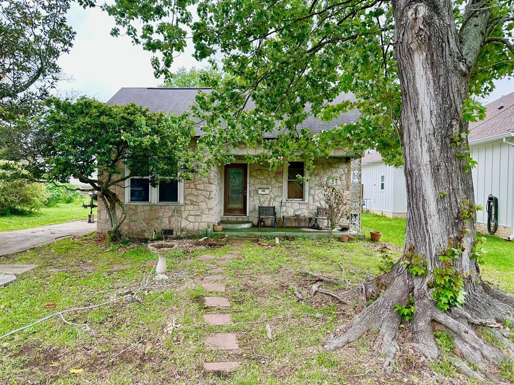 808 Llano St