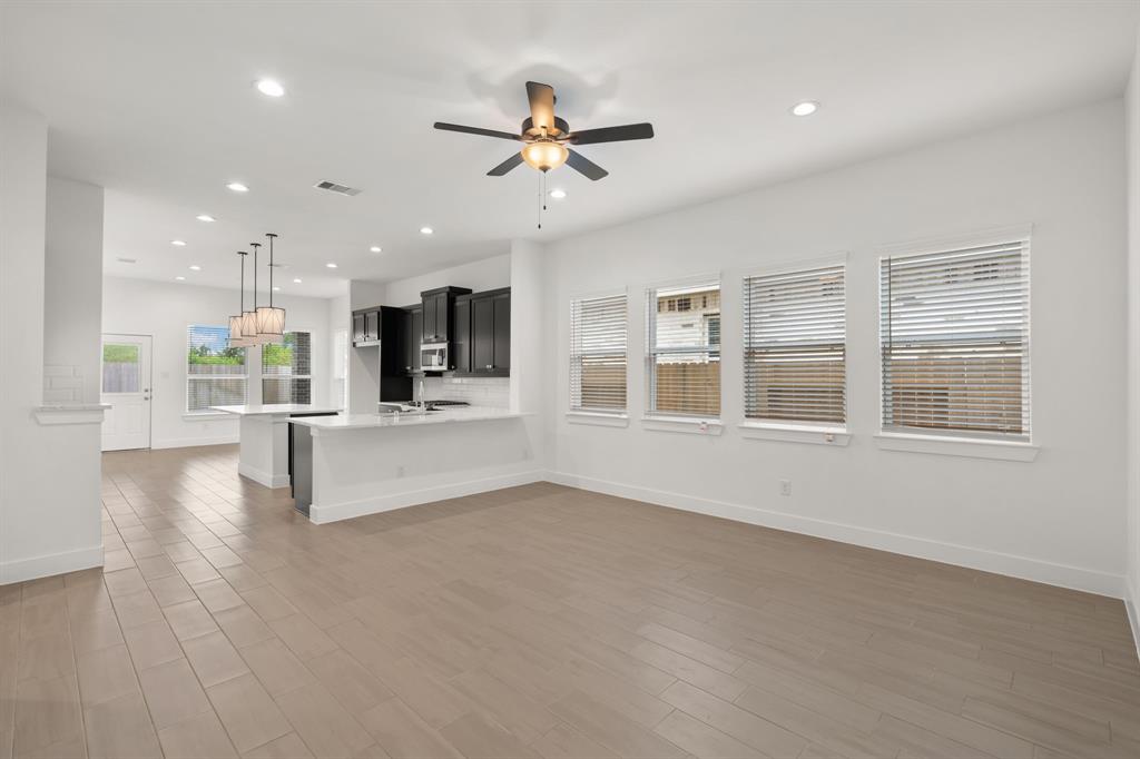 Photos are REPRESENTATIVE of the home /floor plan and are NOT of the actual home.  Selections, features, and room options may vary.  For more info., contact Chesmar Homes.