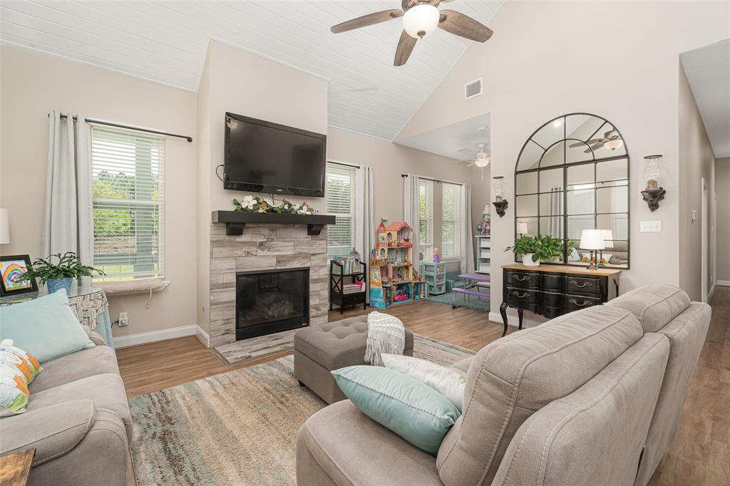 Living room area with a study nook