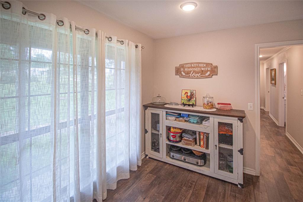 BREAKFAST ROOM WITH LARGE WINDOWS