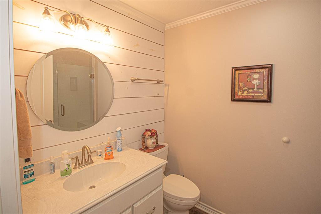 MAIN BATHROOM