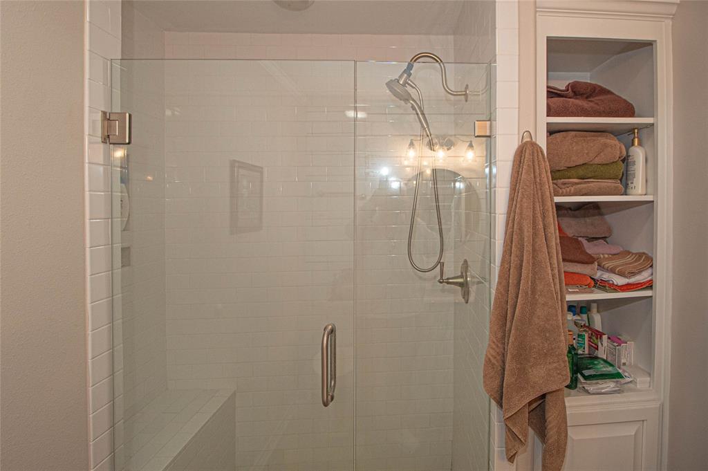 SHOWER IN MAIN BATHROOM