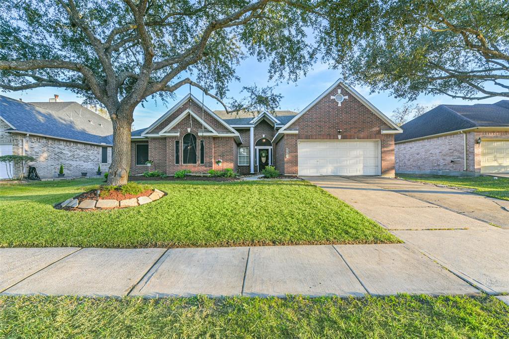 2425 Piney Woods Drive, Pearland, TX 
