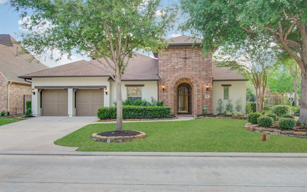 39 Lake Reverie Place, The Woodlands, TX 77375