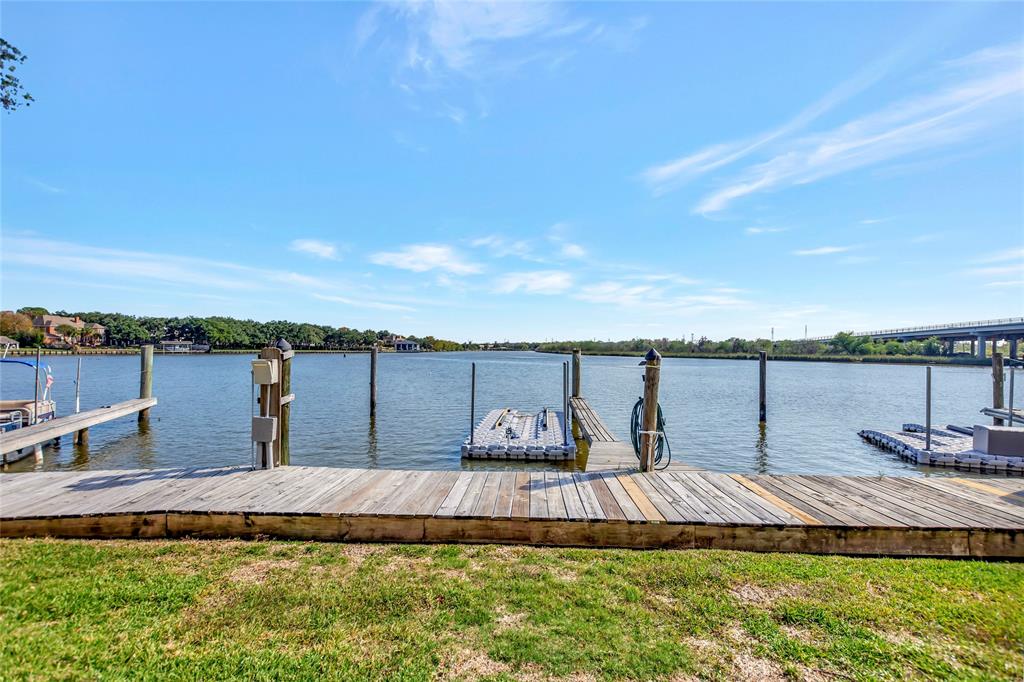 Community Boardwalk and Pier overlooking the Lake. Boat Slip included in HOA Fees!