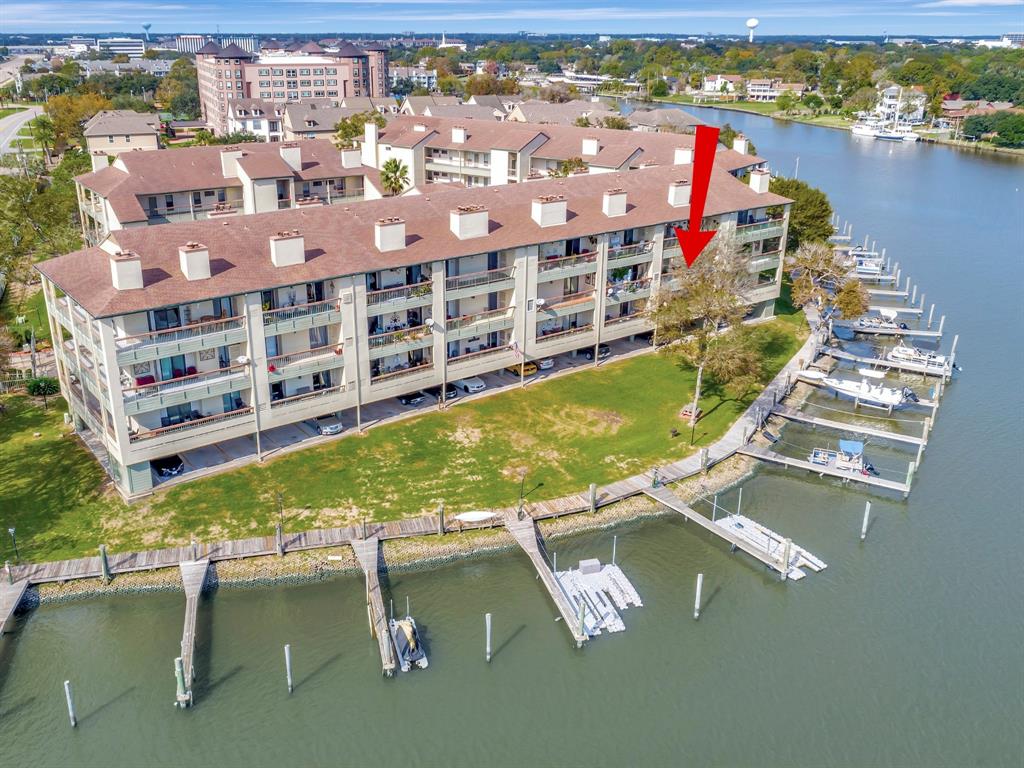 Great Aerial View of the Waterfront Living!