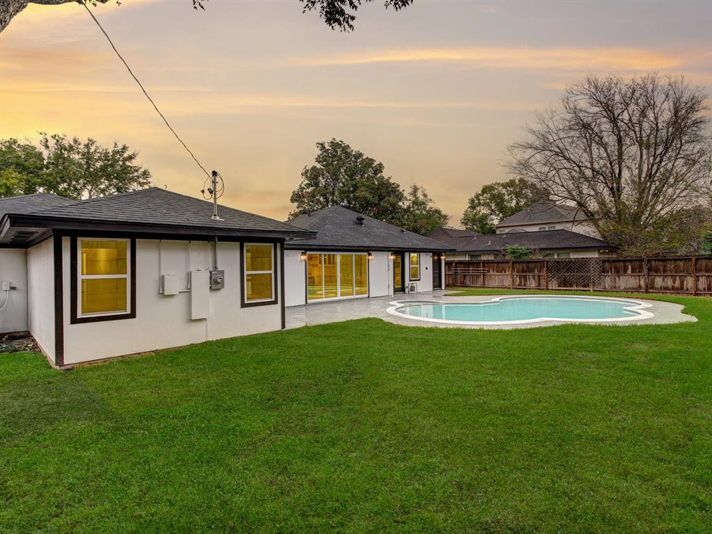 8431 Hatton St, Houston, TX 77025 - HAR.com