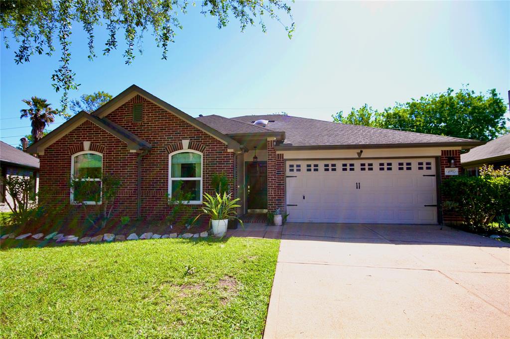 4951 Linden Place, Pearland, TX 77584