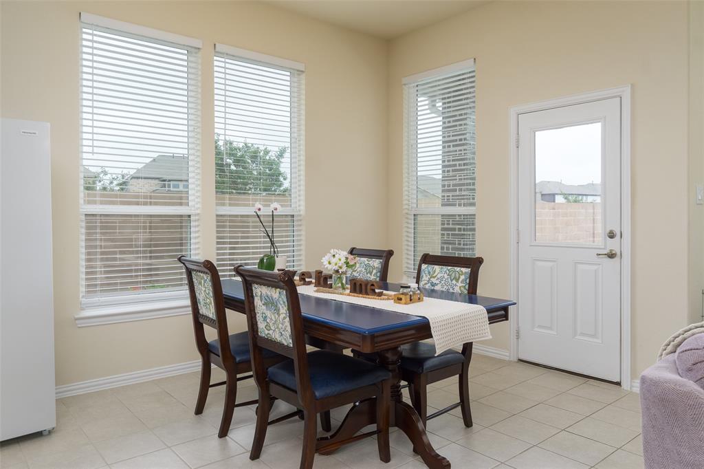 Breakfast area surrounded by windows