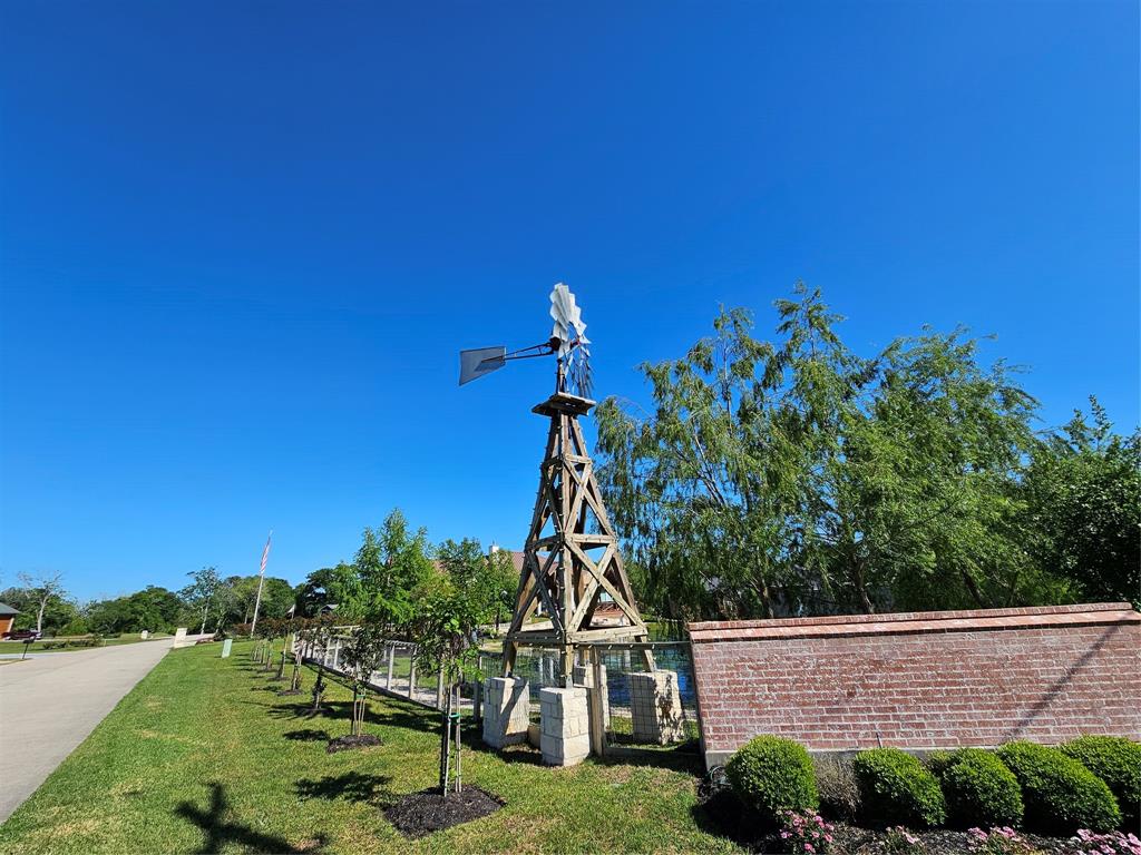 5700 Windmill Lane, Dickinson, TX 77539