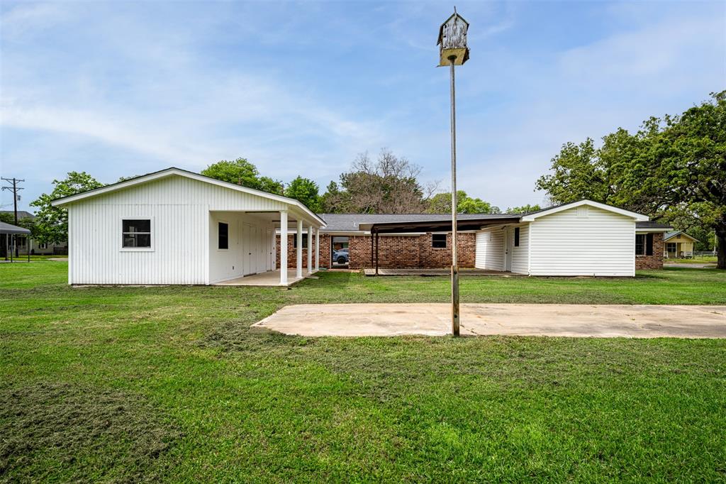 341 11th Street , Somerville, Texas image 4