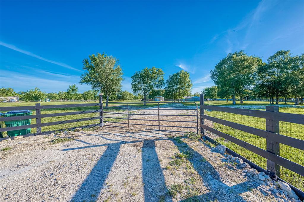 3293 County Road  , Alvin, Texas image 4