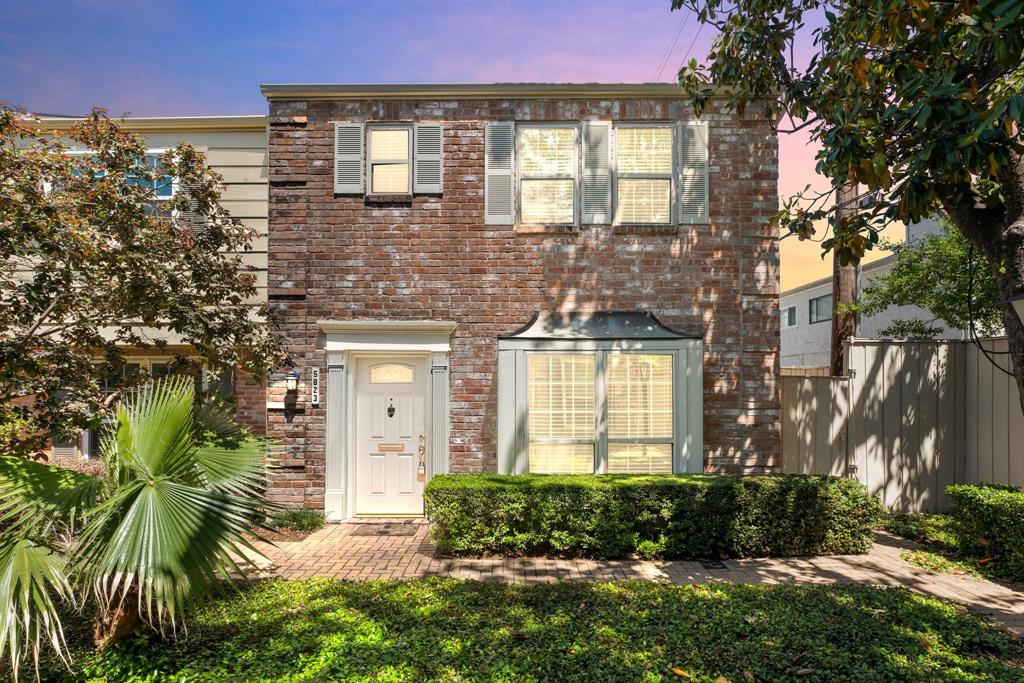 5823 Valley Forge Dr Unit 93