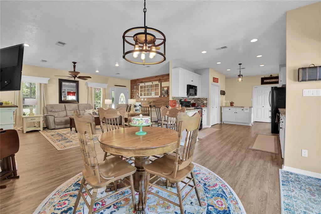 Wonderful spacious kitchen.