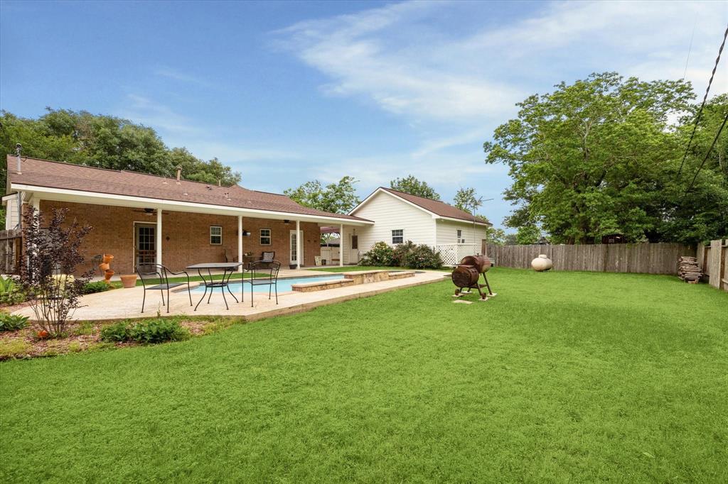 1945 Dorothy Lane , Sealy, Texas image 32