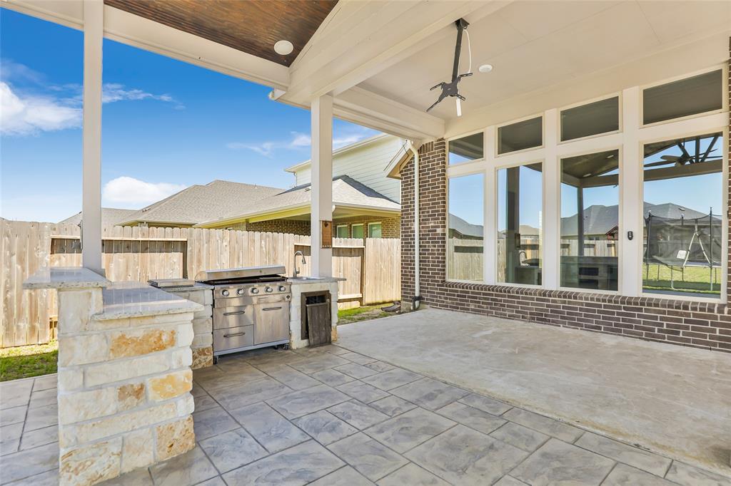 Outdoor Kitchen