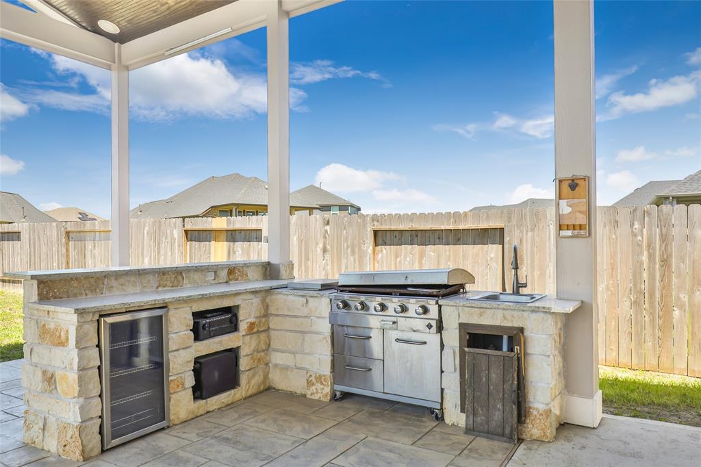 Outdoor Kitchen