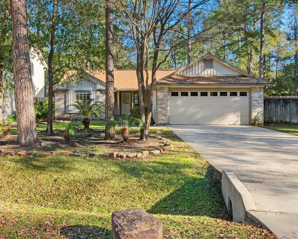 10 Edgewood Forest Court, The Woodlands, TX 77381