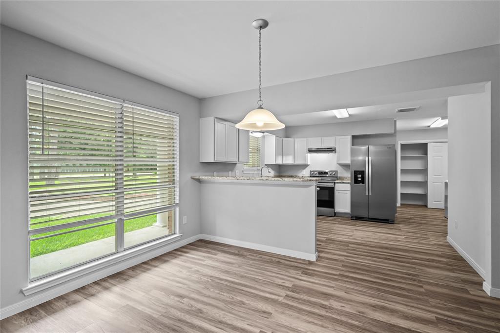 Breakfast area off of the kitchen.