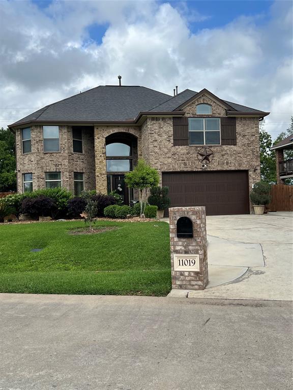 11019 S Country Club Green Drive Drive, Tomball, TX 77375