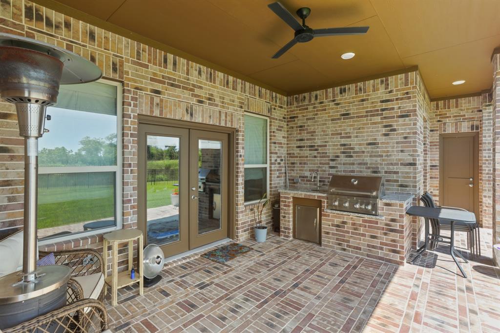 Out door grill and kitchen area.